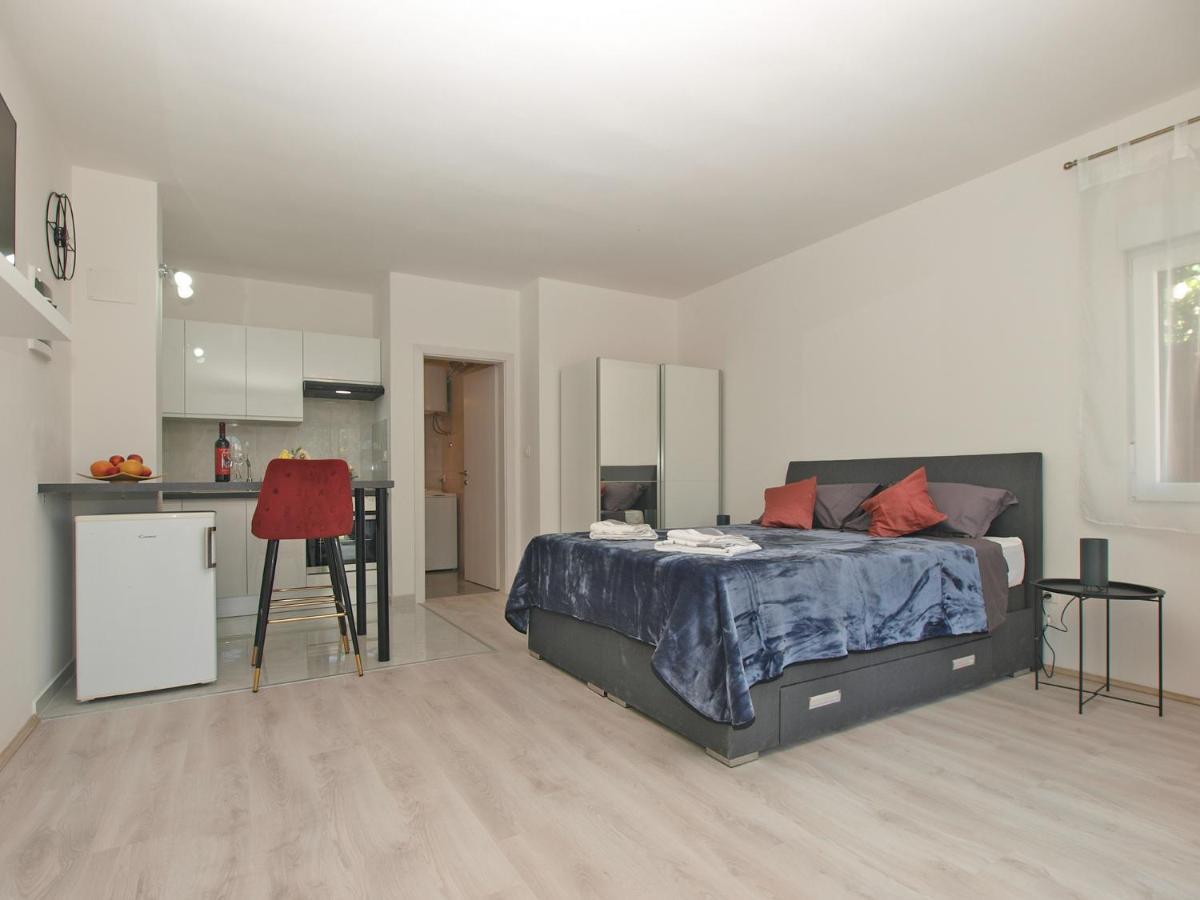 Florinda 2091 Apartment